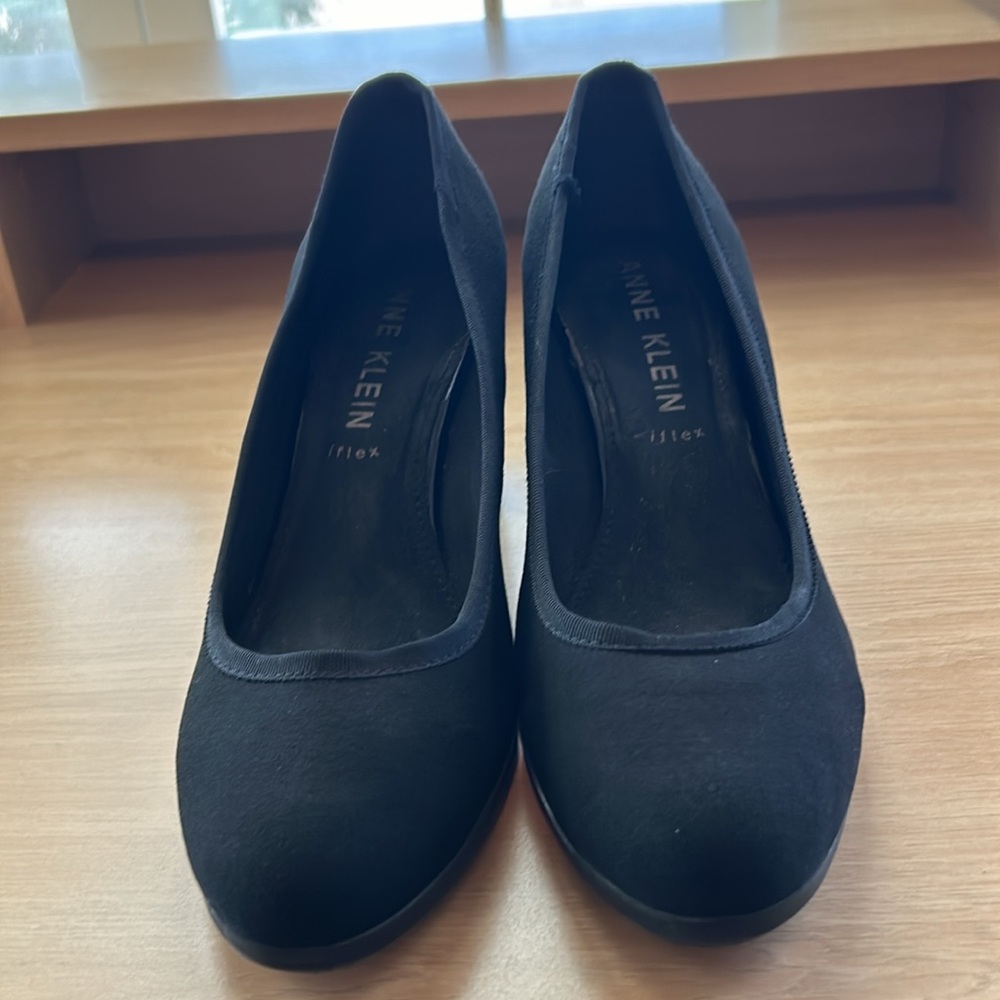 Anne Klein “Carole” Black Fabric Block Heel Pumps Size 9M